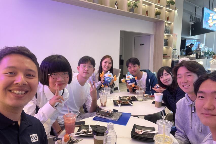 SAF Program Specialist Alex de Gala meets new students for an informal catchup over coffee and snacks at UC Berkeley.