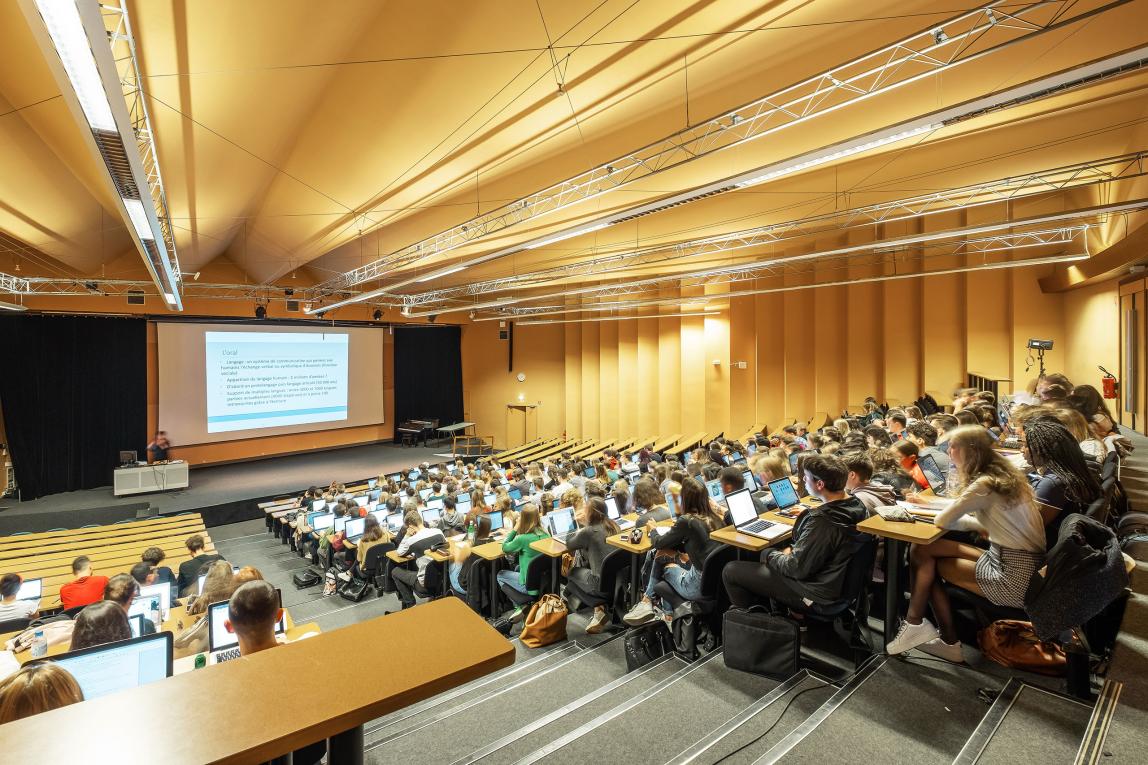 Universite Catholique de L'Ouest Content 07