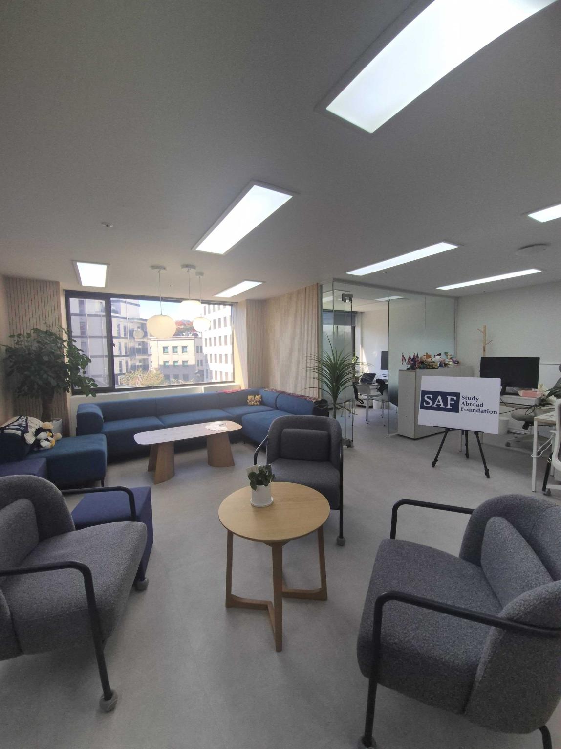 Lobby of IES Global Seoul Center