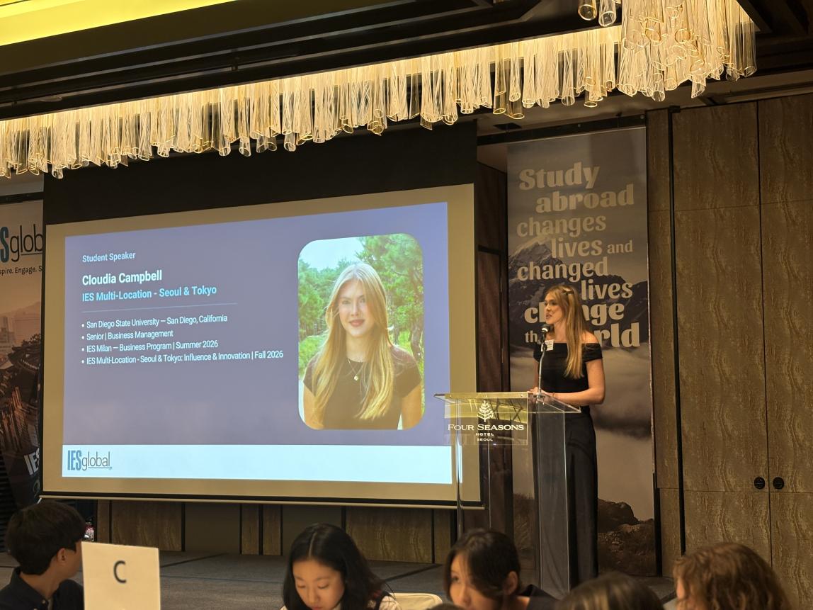 IES Global Alum, Cloudia Campbell, presenting at the 2026 SAF Korea Alumni Event.