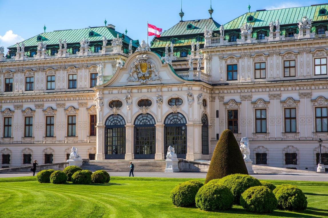 Jardins du Belvédère in Vienna with the Austrian flag waving