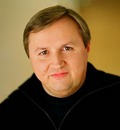 Headshot of Mathias Schmerbach.