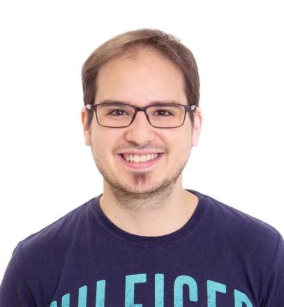 a headshot photo of Gabriel