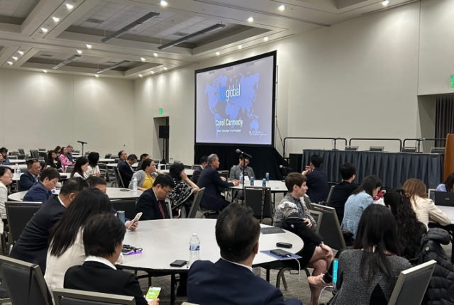 SAF总部IES Global 全球合作伙伴发展资深副总裁 Carol Carmody 在 NAFSA 会议上做主旨演讲