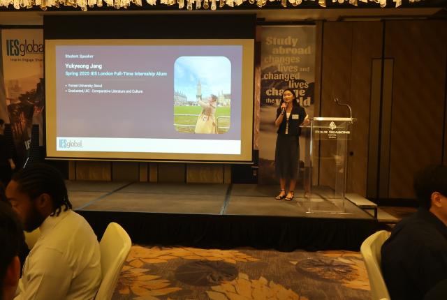 IES Internship Alum, Yukyeong Jang, presenting at the 2026 SAF Korea Alumni Event.