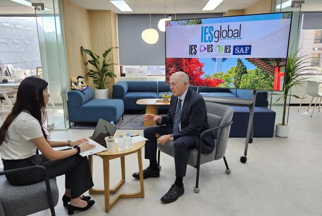 Dr. Greg Hess sits with the Korea Times for an inteview at the IES Global Seoul Center.