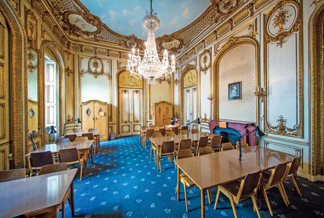 The interior of a Vienna Center classroom.