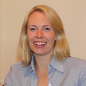 Headshot of Beth Lehlbach.