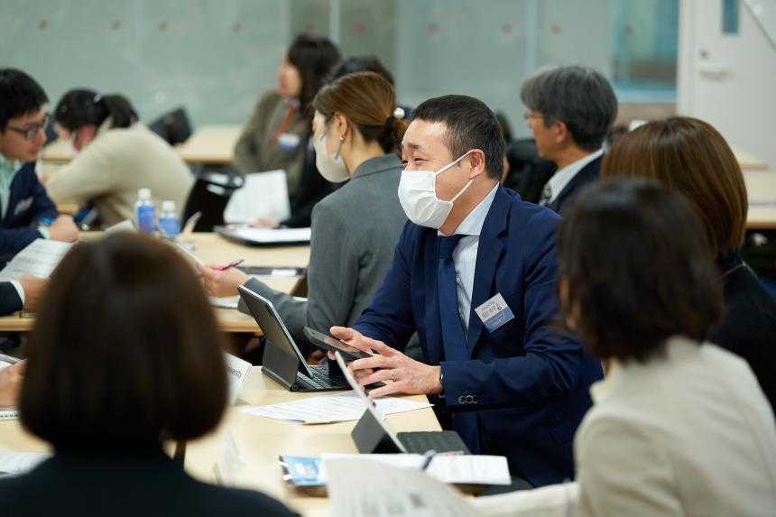 総会でのディスカッションの様子