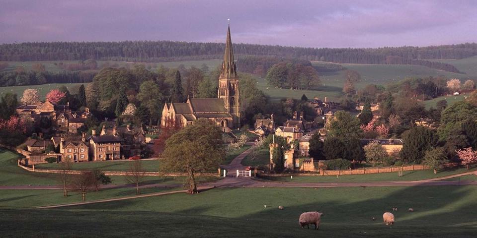 Edensor village.jpg